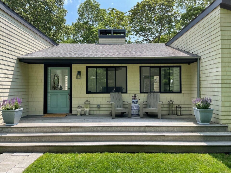 60 Gardiners Ln in East Hampton, NY - Building Photo