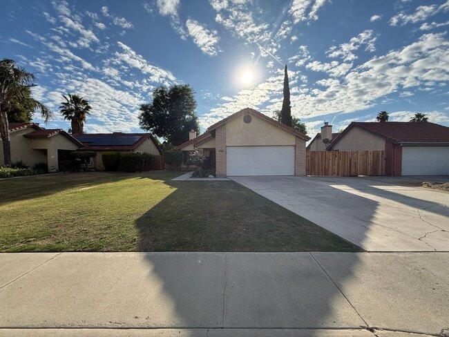 4700 Wetherby Ct in Bakersfield, CA - Building Photo - Building Photo