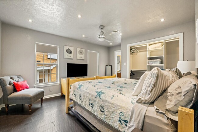 5219 Avenue Q in Galveston, TX - Building Photo - Building Photo