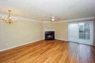 5960 Hampton Ct in College Park, GA - Building Photo - Building Photo