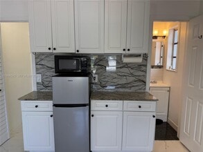 1230 North Dr in Miami, FL - Building Photo - Building Photo