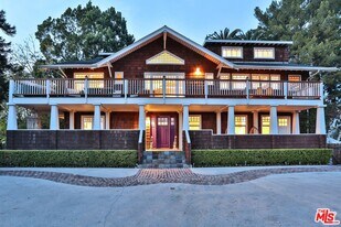 2172 Argyle Ave in Los Angeles, CA - Building Photo