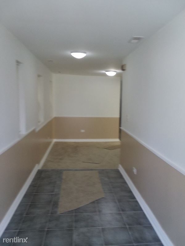 7653 62nd Pl in Summit, IL - Building Photo - Building Photo