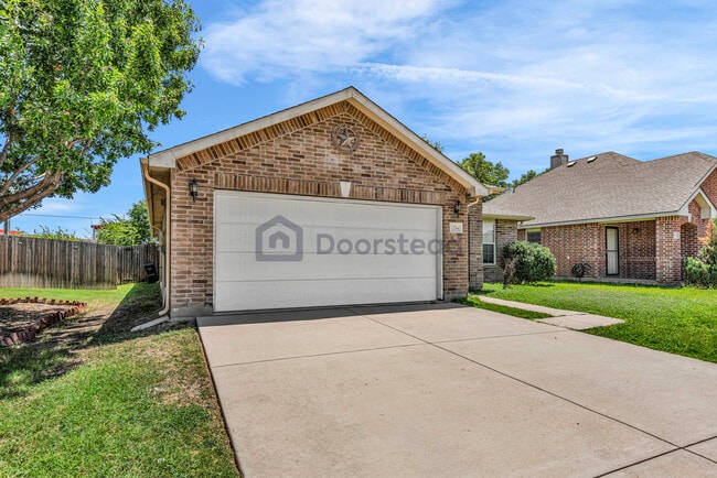 12744 Northern Pine Dr in Fort Worth, TX - Building Photo - Building Photo