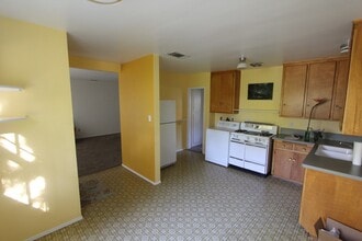 117 W Blaine St in Riverside, CA - Building Photo - Building Photo