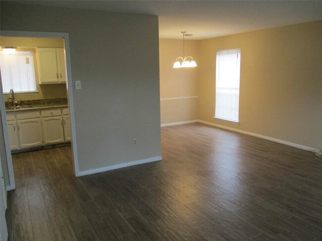 5506 Deep Forest Dr in Houston, TX - Building Photo - Building Photo