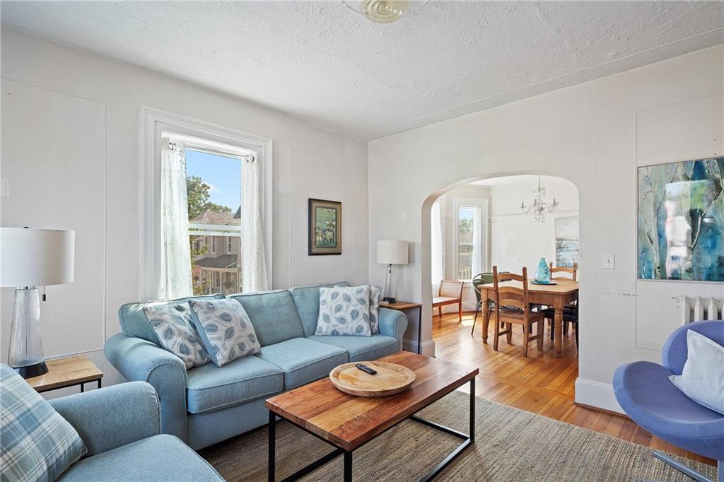 7 Carroll Ave in Newport, RI - Building Photo