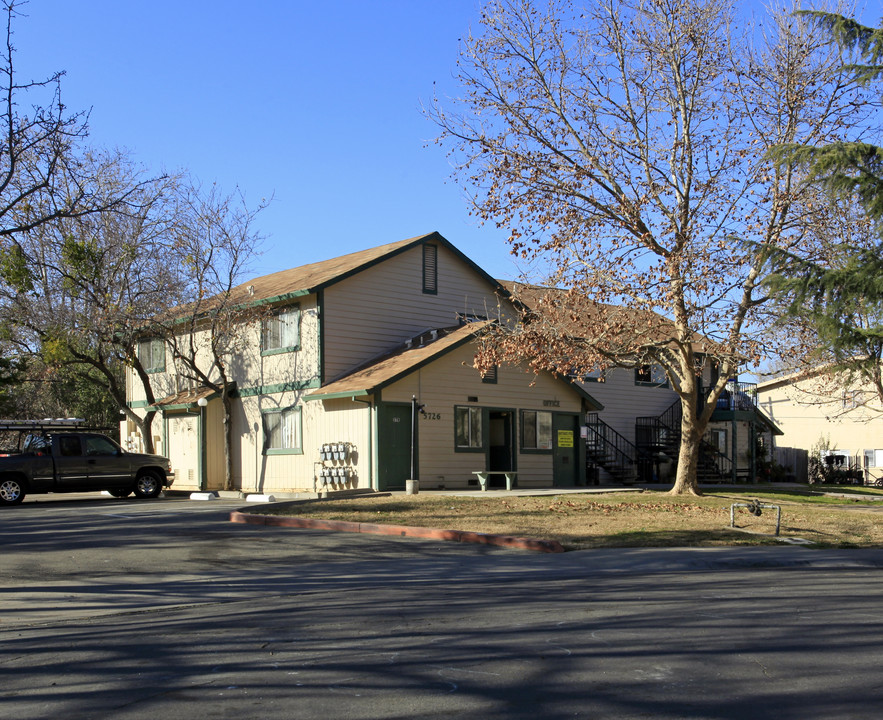 Azul Apartments in Sacramento, CA - Building Photo