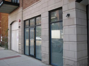711 W Grand Ave in Chicago, IL - Building Photo - Building Photo