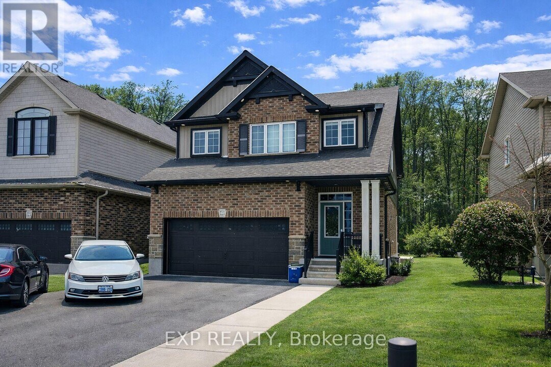 127 Elmbank Trail in Kitchener, ON - Building Photo