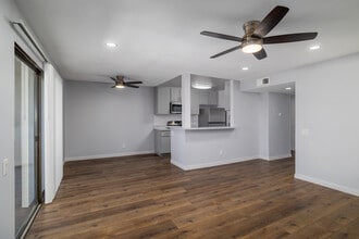 San Jacinto Village Apartments in Palm Springs, CA - Building Photo - Interior Photo