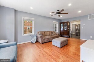 1225 S Buchanan St in Arlington, VA - Building Photo