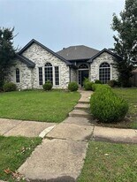 2604 Crystal Falls Dr in Mesquite, TX - Building Photo