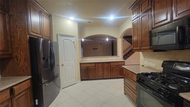 1020 Paradise Cove in Carrollton, TX - Building Photo - Building Photo