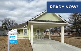 1398 E Barton Ave in West Memphis, AR - Building Photo