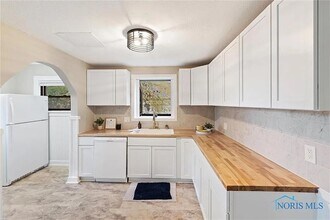 4422 Overland Pkwy in Toledo, OH - Building Photo - Building Photo