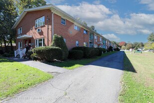 30 Lamb Ave in Saugerties, NY - Building Photo