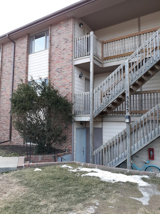 property at 5523 S 31st St