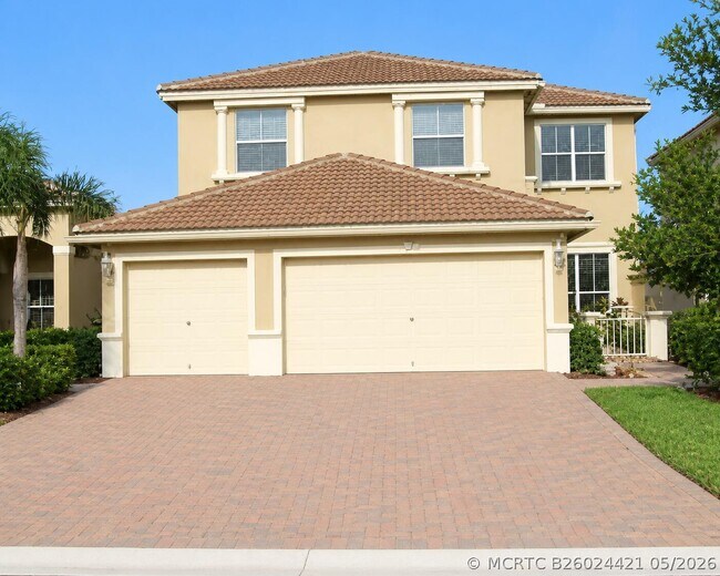 property at 3945 Torres Cir