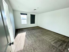 3250 Palindrome Ave in Henderson, NV - Building Photo - Building Photo