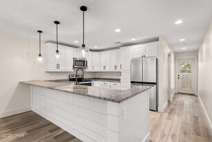 2614 Cypress St in Panama City Beach, FL - Building Photo