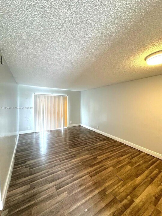 3375 Avenue J in Riviera Beach, FL - Building Photo