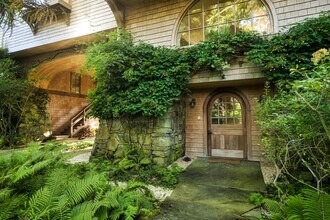 132 S Briar Patch Rd in East Hampton, NY - Building Photo - Building Photo