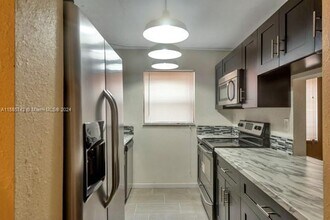 1750 N Congress Ave in West Palm Beach, FL - Building Photo - Building Photo