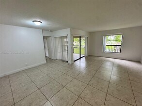 3817 Cocoplum Cir in Coconut Creek, FL - Building Photo - Building Photo
