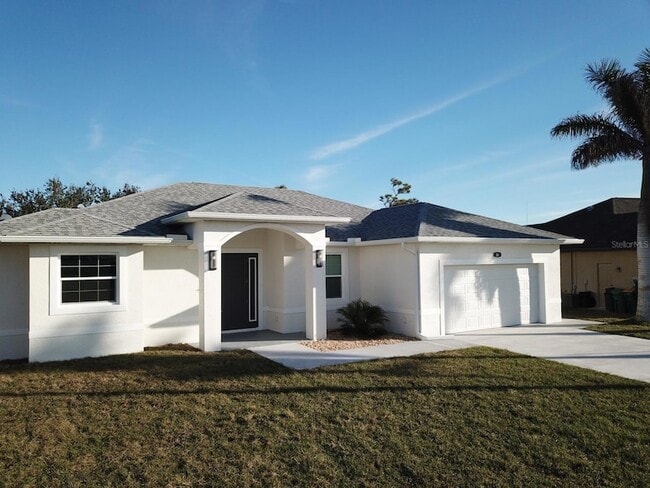 26 Medalist Way, Unit 710-26 in Rotonda West, FL - Building Photo - Building Photo