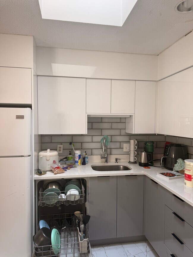 property at 73 Gainsborough St
