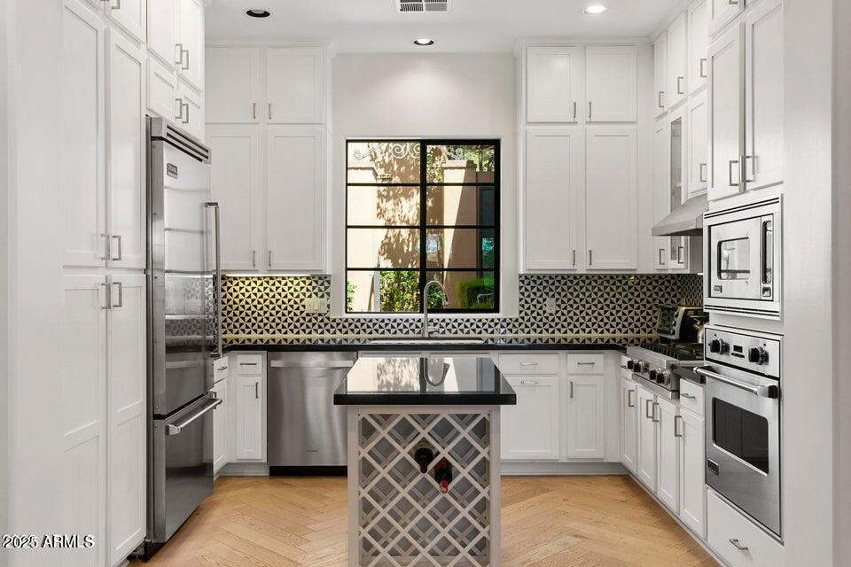 18650 N Thompson Peak Pkwy in Scottsdale, AZ - Building Photo