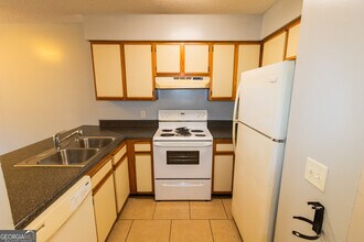 222 Lanier Dr-Unit -APT 310 in Statesboro, GA - Building Photo - Building Photo