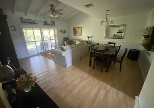 9035 Vineyard Lake Dr in Plantation, FL - Building Photo - Building Photo