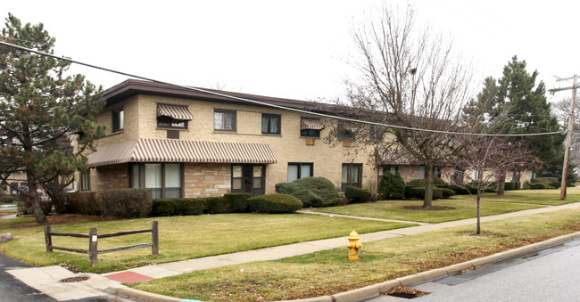 900-914 N Wheeling Rd in Mount Prospect, IL - Building Photo - Building Photo