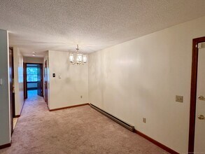 37 E Albert St in Torrington, CT - Building Photo - Building Photo