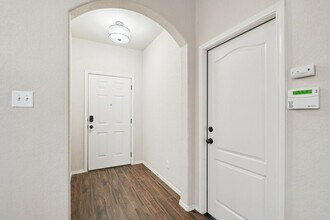 5422 Sunlit Brk in San Antonio, TX - Building Photo - Building Photo