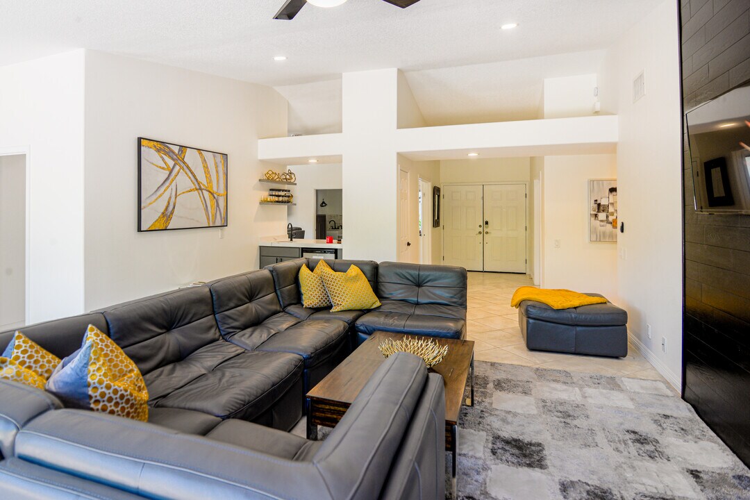 74830 Waring Ct in Palm Desert, CA - Building Photo