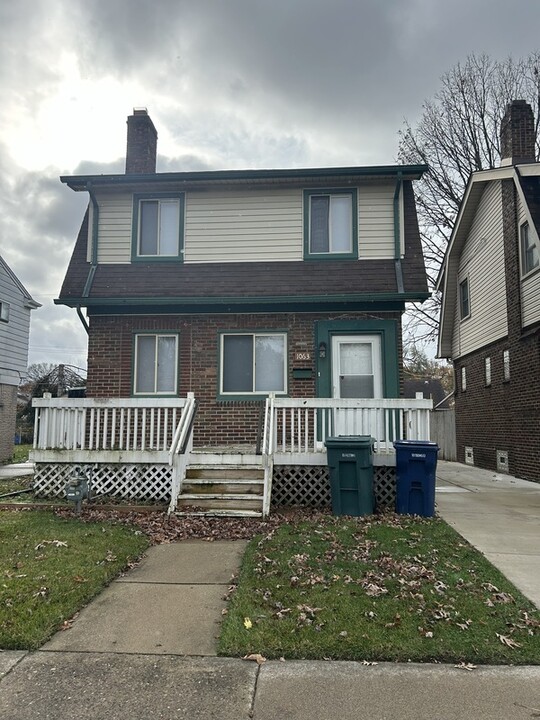 1063 Capitol Ave in Lincoln Park, MI - Building Photo