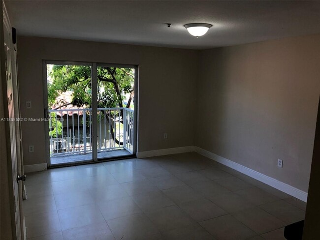 1043 NW 4th St in Miami, FL - Building Photo - Building Photo