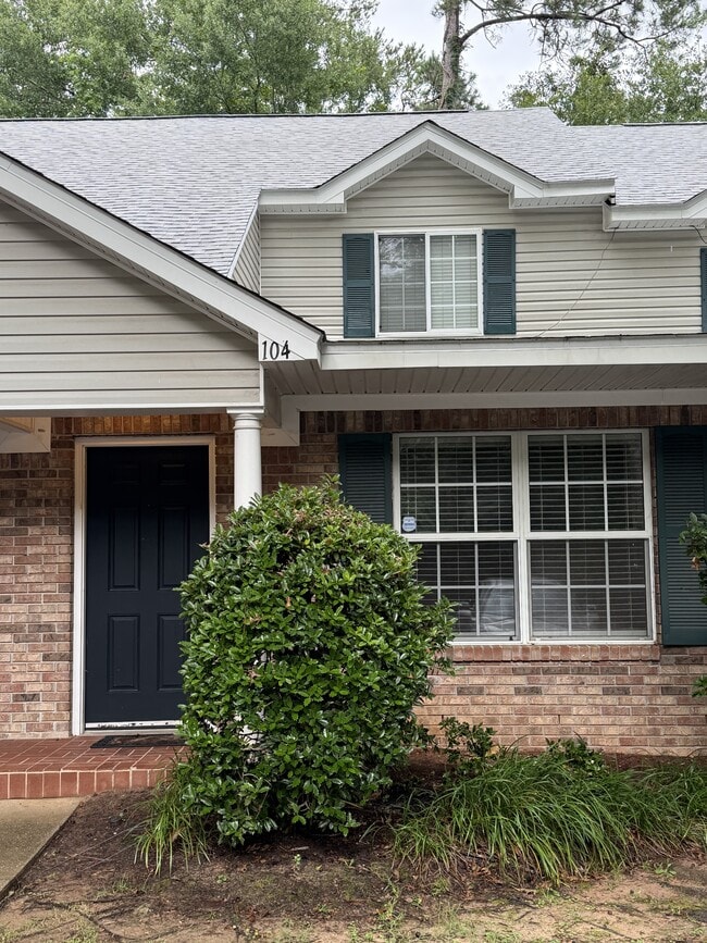 property at 2738 W Tharpe St