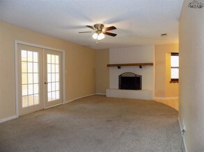 988 Victoria Dr in Burkburnett, TX - Building Photo - Building Photo