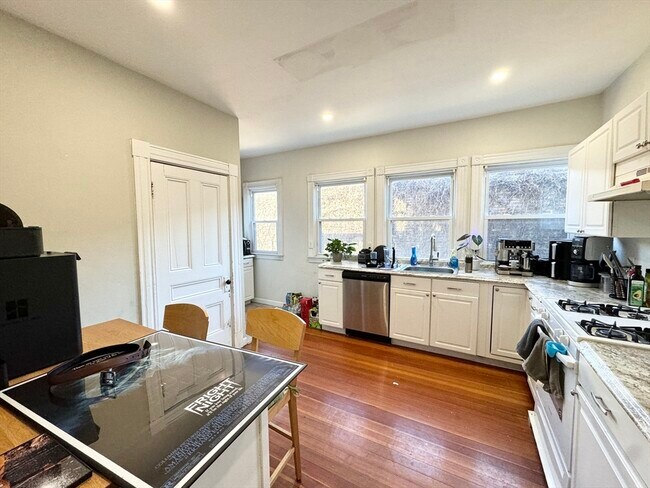 property at 3 Mt Vernon St