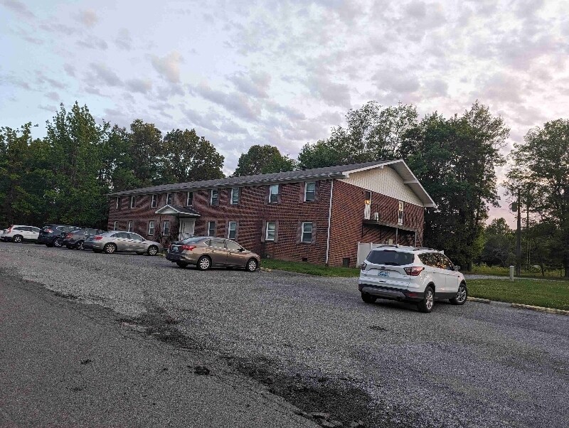 305 Molloy Ct in Paducah, KY - Building Photo
