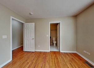 29835 Bayshore Dr in Lake Bluff, IL - Building Photo - Building Photo