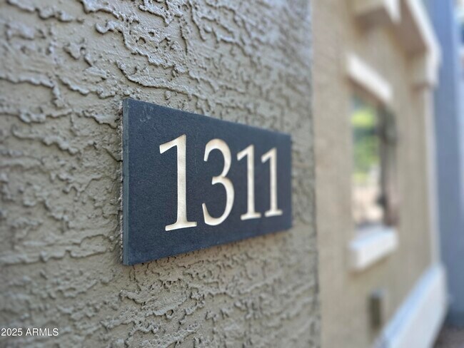 280 S Evergreen Rd in Tempe, AZ - Foto de edificio - Building Photo