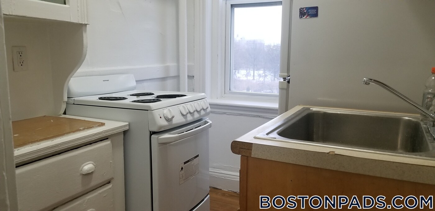 1175 Boylston St in Boston, MA - Building Photo