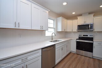 640 Abigail Taylor Dr in Greenville, NC - Building Photo - Building Photo
