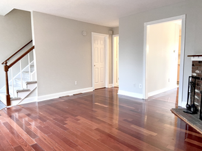 204 Austin Ryer Ln in Branford, CT - Building Photo - Building Photo