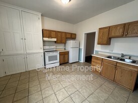 42 E Franklin St in Hagerstown, MD - Building Photo